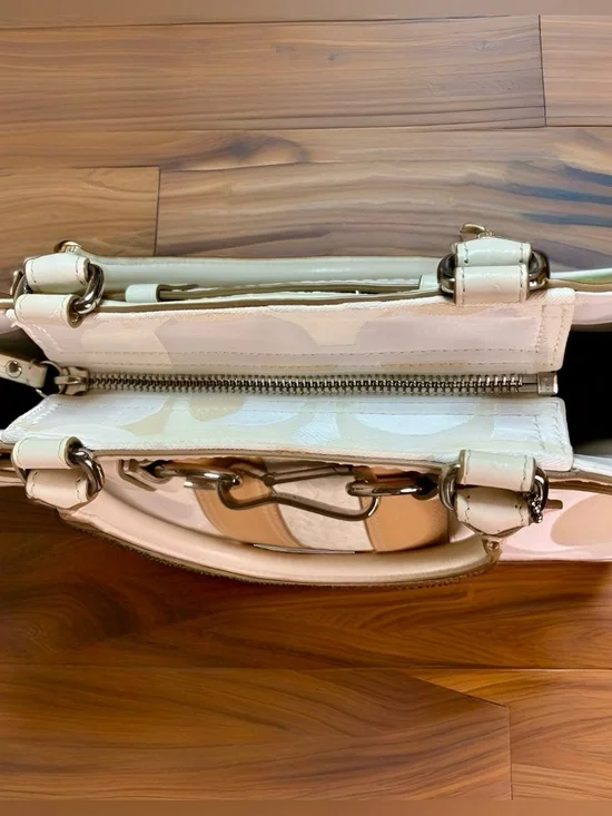 COACH Hamptons Signature Stripe Satchel – Khaki/Chalk (Pristine) - Picture 7 of 10